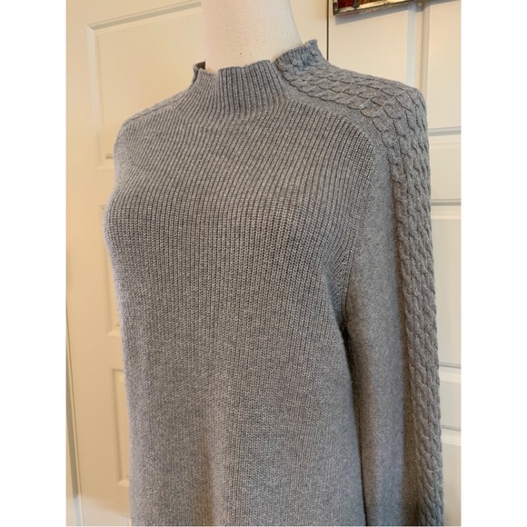 Banana Republic Knit Tunic Sweater - Picture 4 of 10